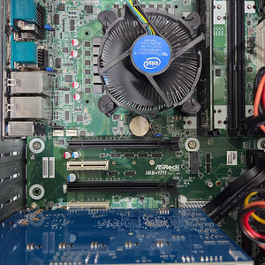 ASROCK IMB-1711 산업용 메인보드 10세대 판매 합니다.