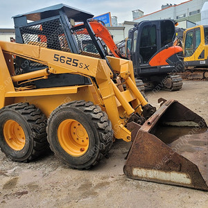 겔 스키로더 60마력급 5625 상태a급 최저가 980만 팝니다.