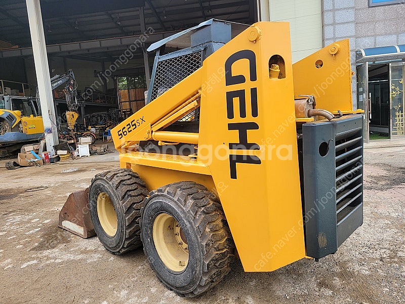 겔 스키로더 60마력급 5625 상태a급 최저가 980만 팝니다.--3