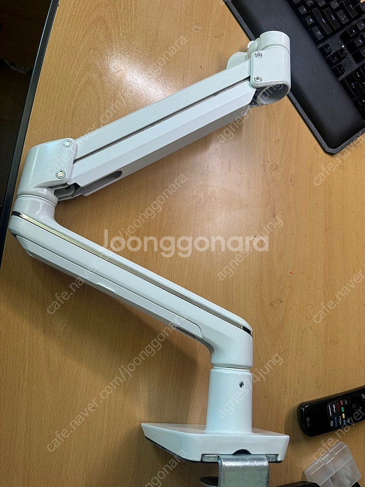 LG OLED 42C3ENA + 펠로우즈 모니터 암 셋...--3