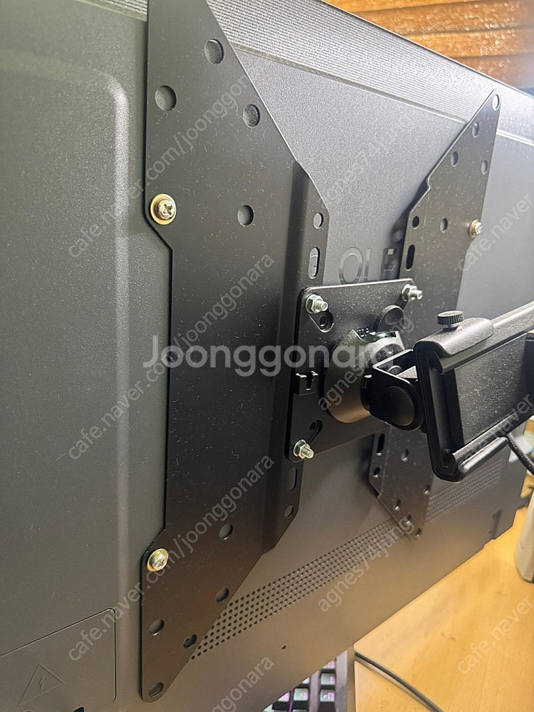 LG OLED 42C3ENA + 펠로우즈 모니터 암 셋...--4