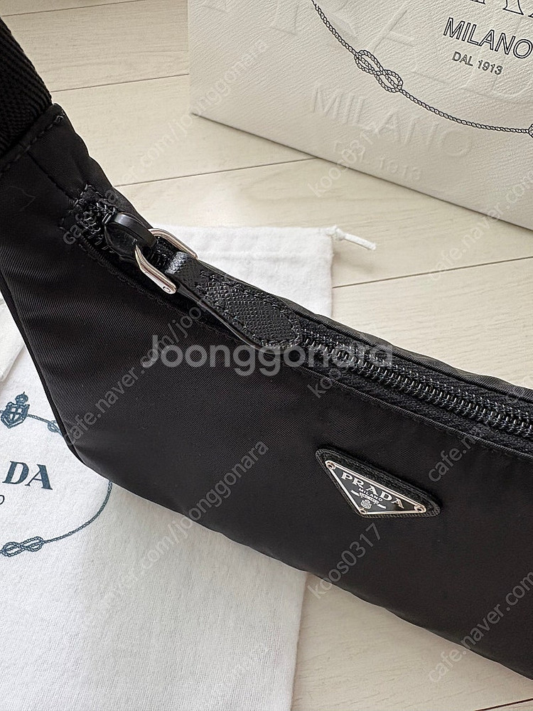 PRADA 프라다 리에디션 2000 리나일론 미니백--4