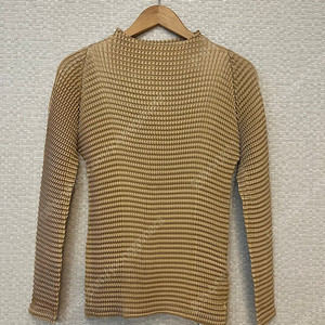 이세이미야케 스웨이드 라이크 반목탑
