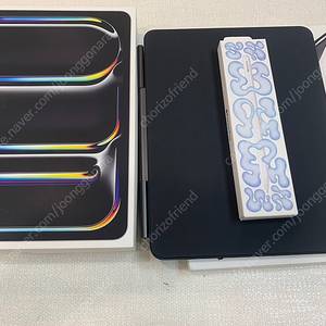 신품급 아이패드프로 13인치 m4 256gb 셀룰러 + 매직키보드