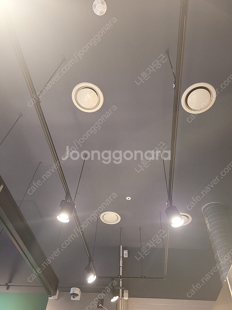 전기레일조명 + 전기레일 대략35미터 이상--0