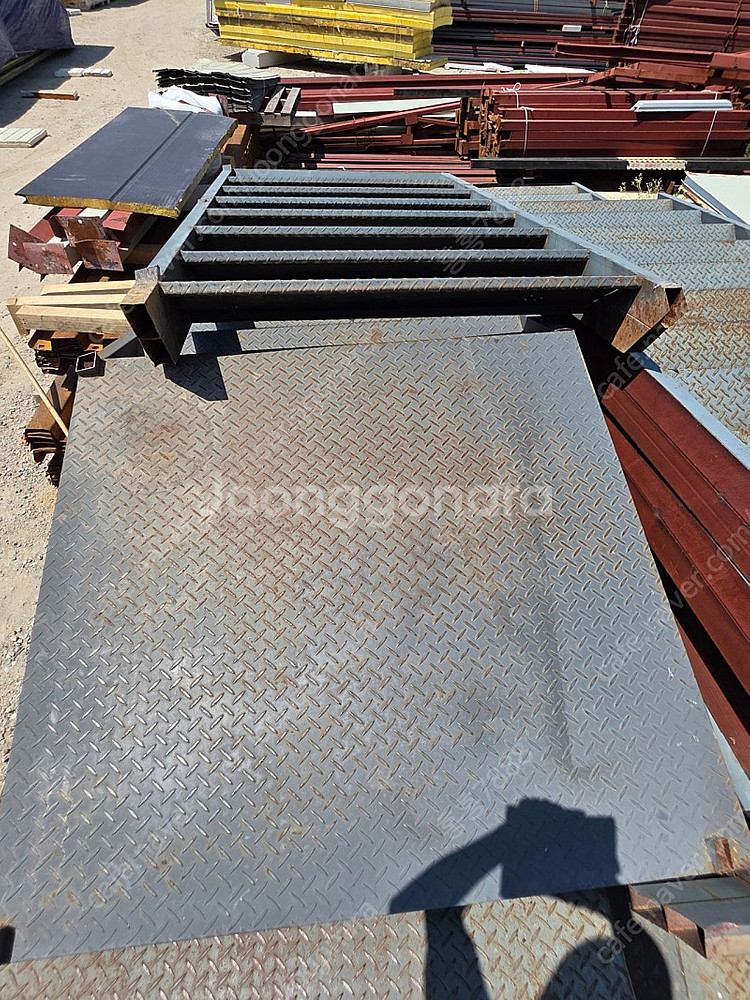 (판매)트라스 삼각트라스 역삼각트라스 일짜트라스 계당 합판 바닥자재 C형강 컨테이너 콘테이너 H빔--2