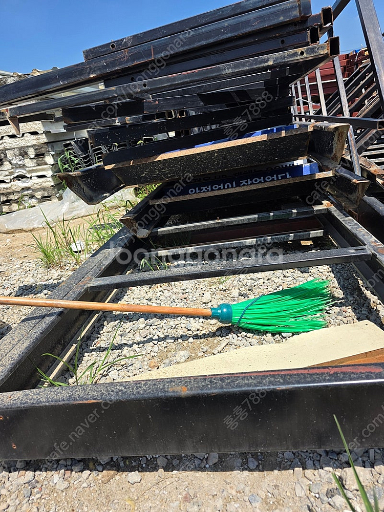 (판매)트라스 삼각트라스 역삼각트라스 일짜트라스 계당 합판 바닥자재 C형강 컨테이너 콘테이너 H빔--4