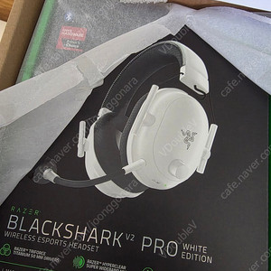 레이저 블랙샤크 v2 pro 2023 화이트 미개봉 팝니다. (Razer BlackShark v2 pro 2023 white)