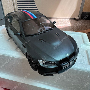 1:18 Gt스피릿 E92 M3 무광 레진 다이캐스트 팝니다.