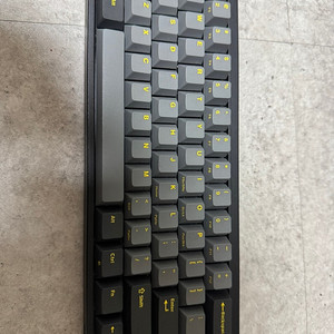 fc660mbt 흑축 공방작 애쉬옐로우 판매합니다.