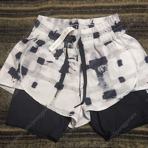 룰루레몬(Lululemon) 2in1 여성 쇼츠
