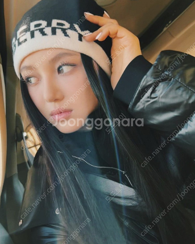 버버리 캐시미어 비니 새상품 (뉴진스 다니엘 착용상품)--2