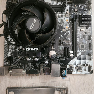 asrock a320m-hdv +2200g 판매합니다.