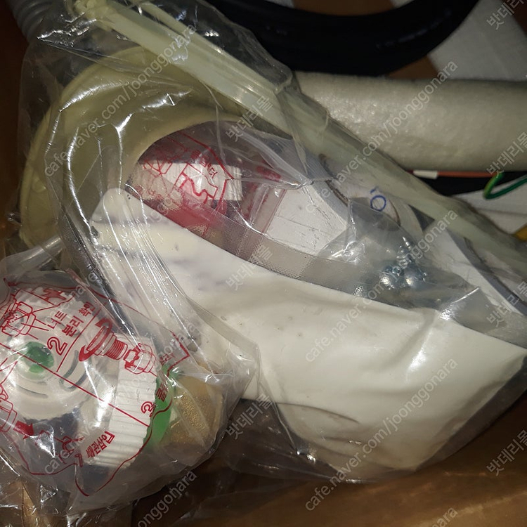 삼성벽걸이에어컨 실내기AR06K5170HNQ팝니다. 이미지