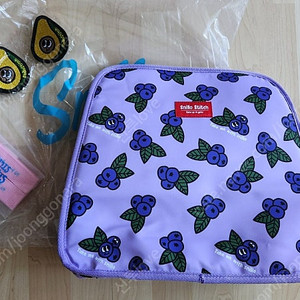 스닐로스티치 패턴 멀티백 새제품 판매해요.