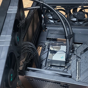 13900KF + MSI Z690 카본 + DEEPCOOL LT720 이미지