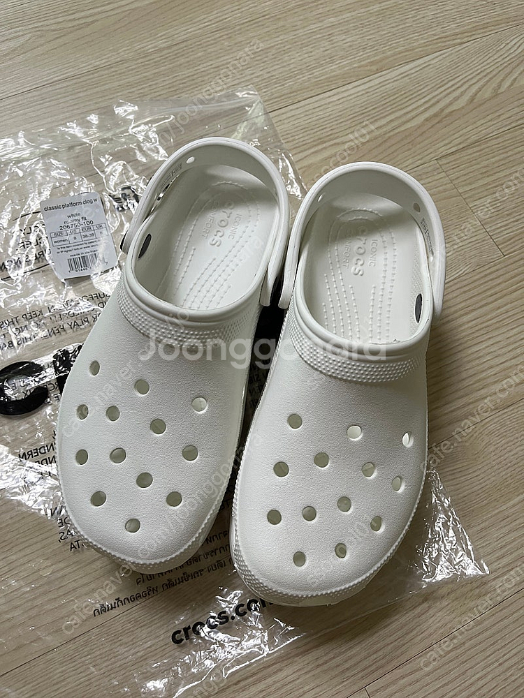 크록스 플랫폼 클로그 화이트 W8--0