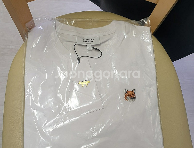 [메종키츠네] 반팔 화이트 여성용 새상품 팝니다--0