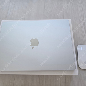 Apple 애플 2025 맥북 에어 13인치 M4 10코어 16gb, ssd256gb (실버) 팝니다.