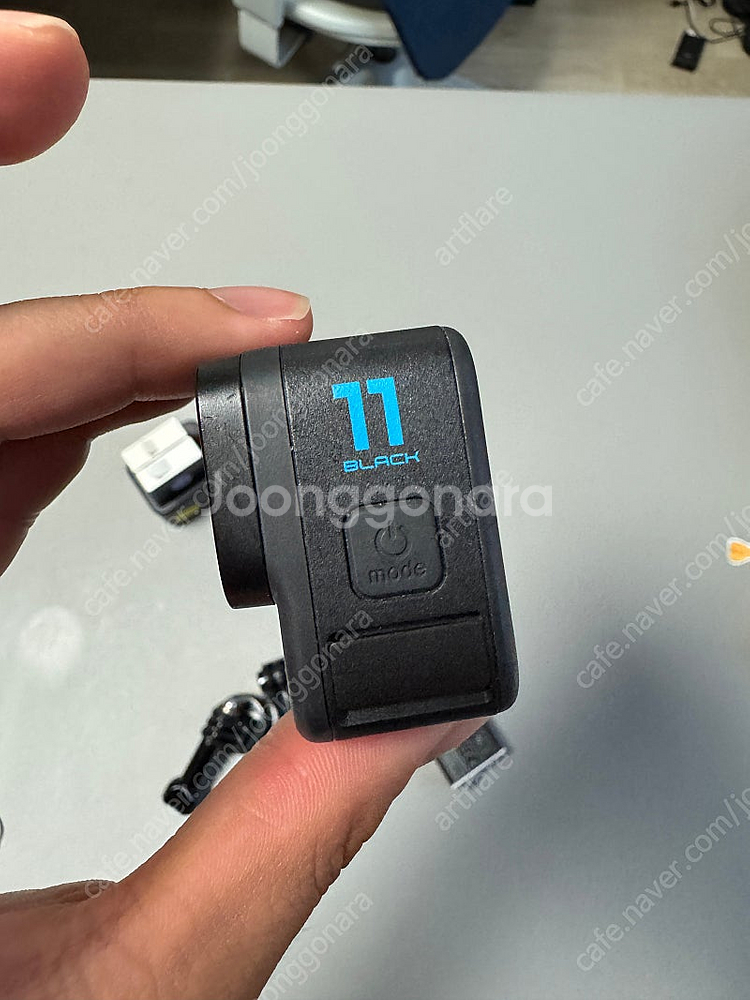 고프로 히어로11 블랙 액션캠 배터리3개, 충전기, 악...--4