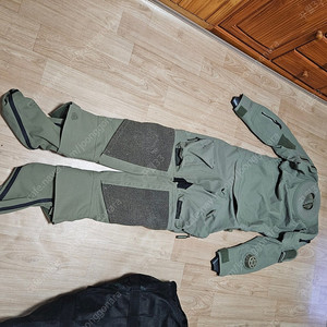 워터프루프 택티컬 M47 드라이슈트 판매합니다