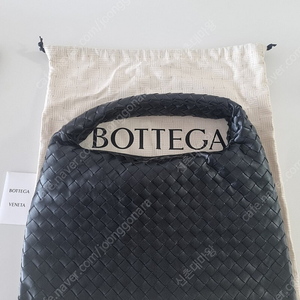 보테가배네타 스몰홉 새상품