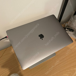 맥북프로 2018 15인치 터치바