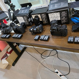 파나소닉 GH5 여러대 및 루믹스 라이카 팝니다.