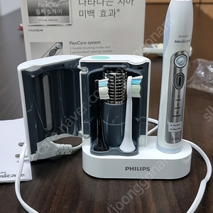 필립스 소닉케어 플렉스케어 전동칫솔 팝니다. (헬시 화이트 UV 살균기 충전기 포함)(택포44,000원)