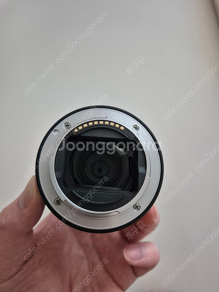 소니 28-60 신번들 풀프레임 렌즈 팝니다--3