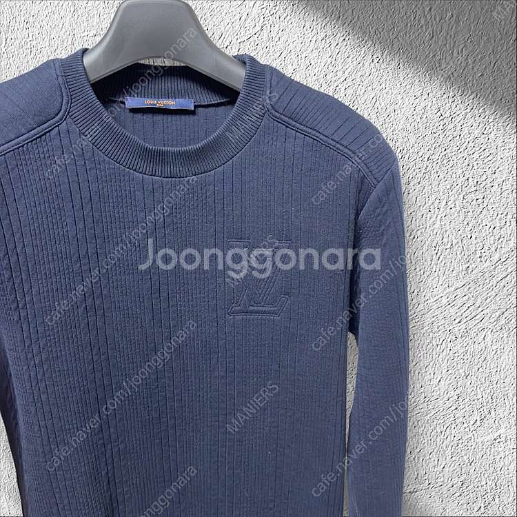 [M] 백화점판 루이비통 로고 맨투맨--2