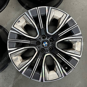 bmw g70 7시리즈 퓨어 엑셀런스 906m 20인치 휠 판매합니다