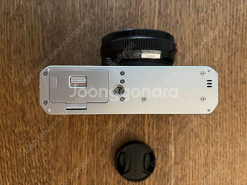 X-E4실버(xe4)BODY + XF 27mm 렌즈포함--7