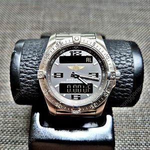 브라이틀링 에어로스페이스 티탄쿼츠 42mm