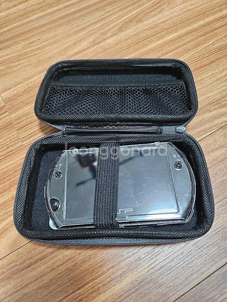 PSP-GO 본체 및 주변기기 각개처분--4