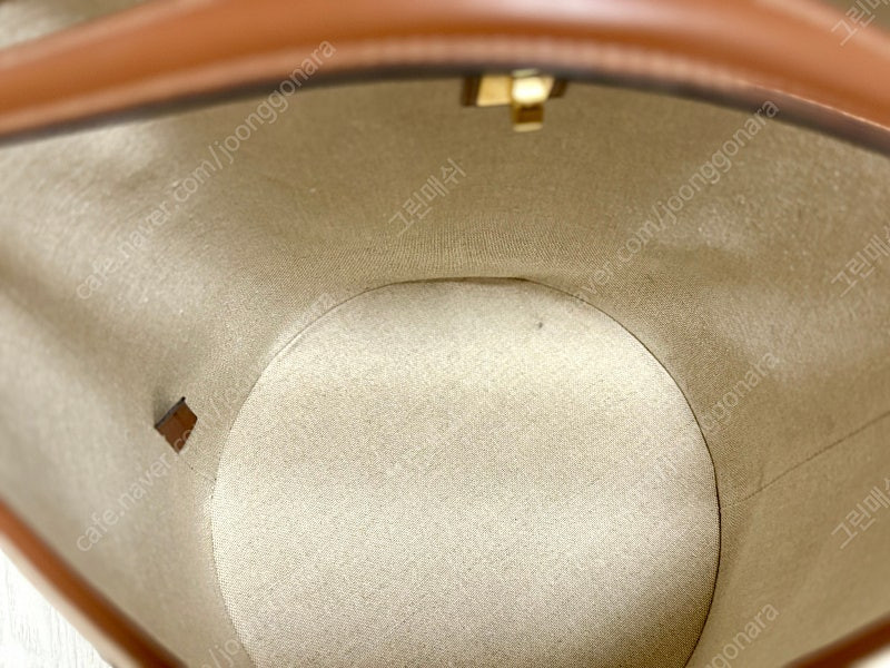 셀린느 자카드 로고 버킷백 팝니다--4