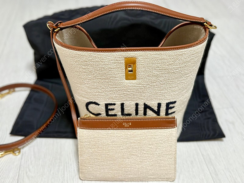 셀린느 자카드 로고 버킷백 팝니다--5