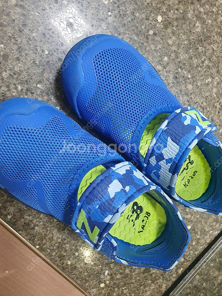 뉴발란스 아동 샌들--1