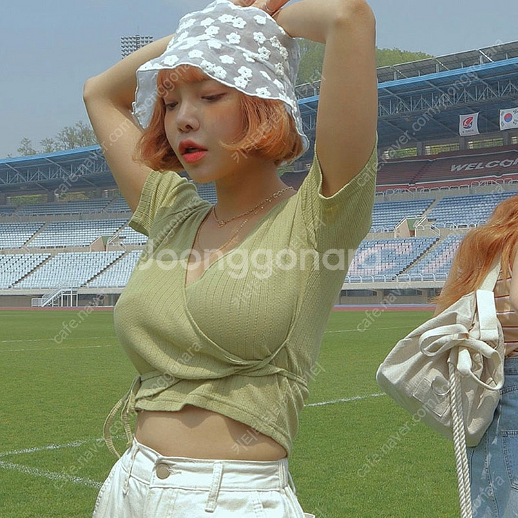 스타일난다 랩티셔츠 크롭티 화이트--0