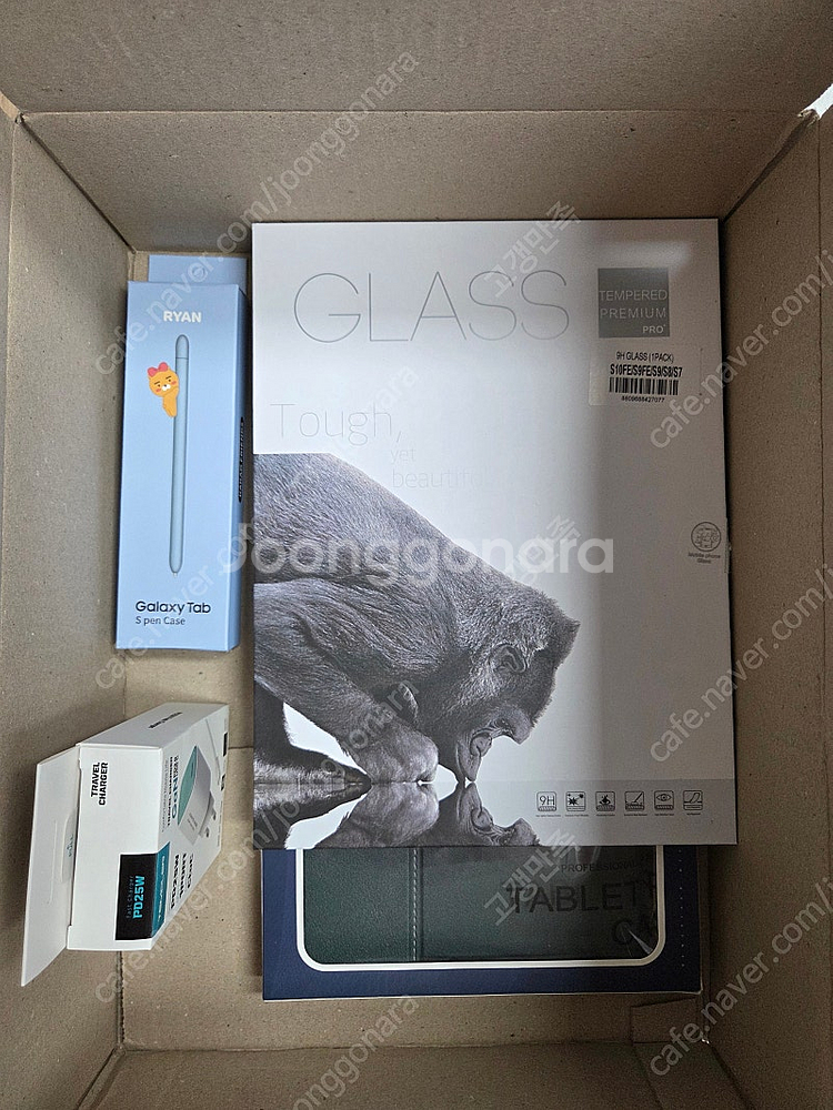 삼성 갤럭시탭 S9 5G, 액세서리 4종 새상품 일괄 90만원에 팔아요~--3