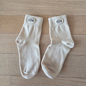 여성 라코스테 반양말