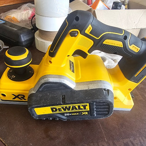 디월트 충전 대패 DCP580