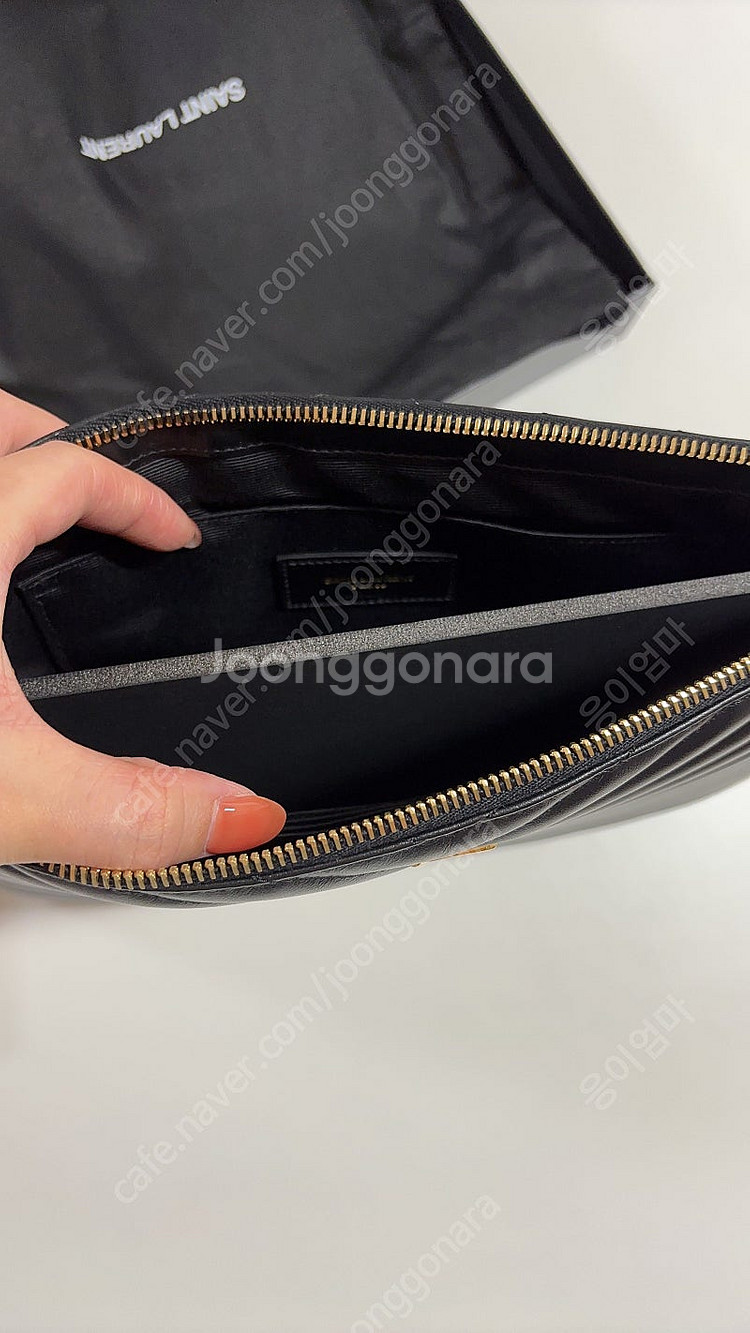 <인천공항면세점 구매> 생로랑 마틀라세 클러치 팔아요~--7