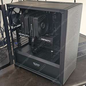 9800X3D, RTX5070, DDR5 32G, SSD 1TB 구입한지 3주된 본체 판매 합니다. 구성품 박스 있습니다. [최저가] 직거래 경기도 하남시
