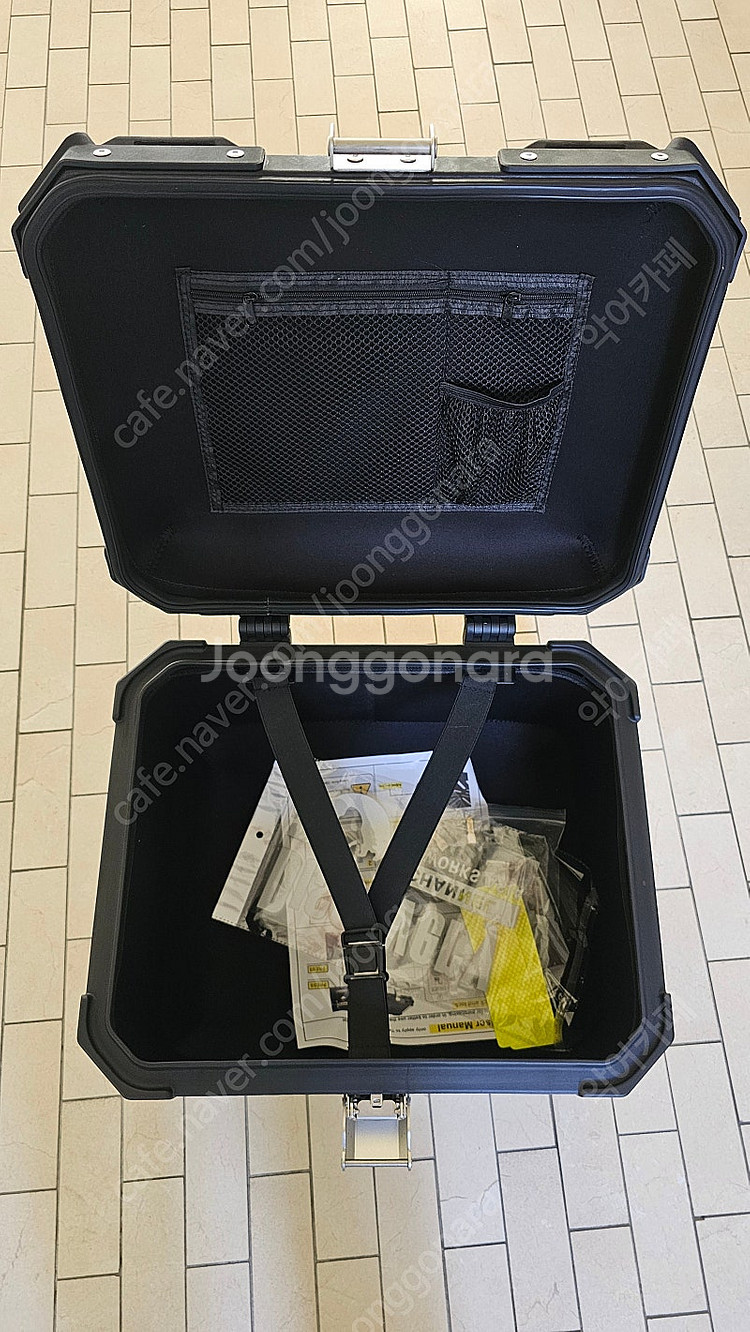 스쿠터 탑박스 새 제품 싸게 분양합니다.--5
