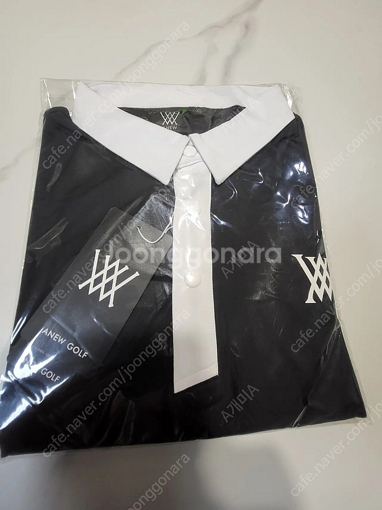 어뉴 반팔카라티 블랙색상 XL팝니다--1
