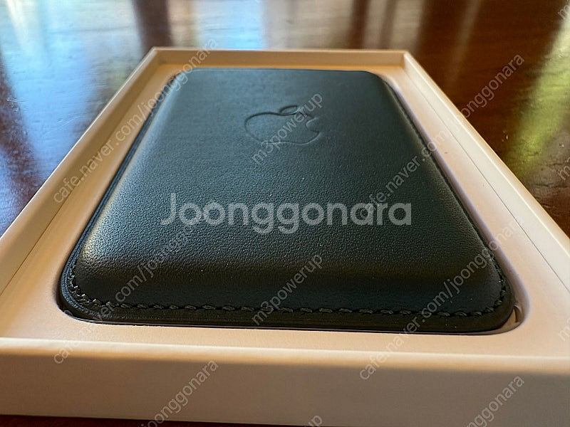 (새제품) 애플 정품 맥세이프 카드지갑 포레스트그린--1