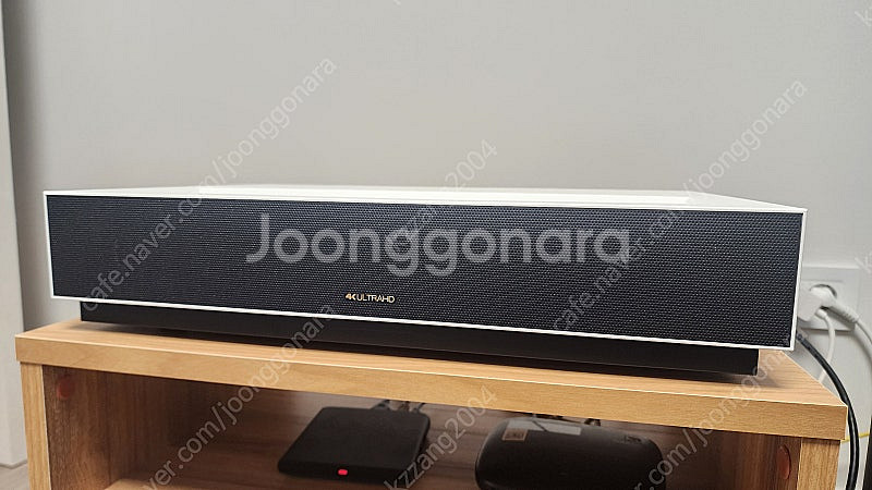 4k 초단초점 레이저 빔프로젝터 팝니다.--2