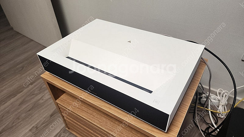 4k 초단초점 레이저 빔프로젝터 팝니다.--3