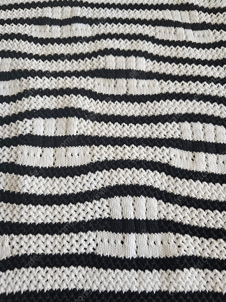 한섬 랑방 스트라이프 크로셰 슬리브리스 이미지